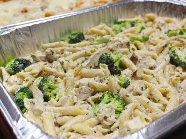 Chicken Broccoli Alfredo Family Tray