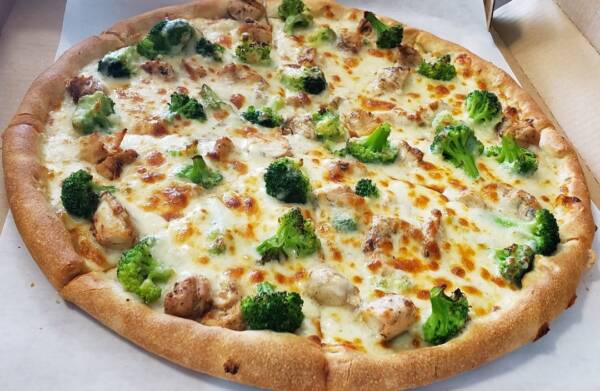 Chicken Broccoli Alfredo Pizza